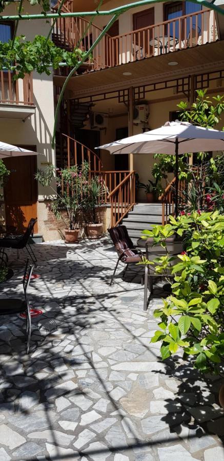 טביליסי Danisimo Hotel מראה חיצוני תמונה
