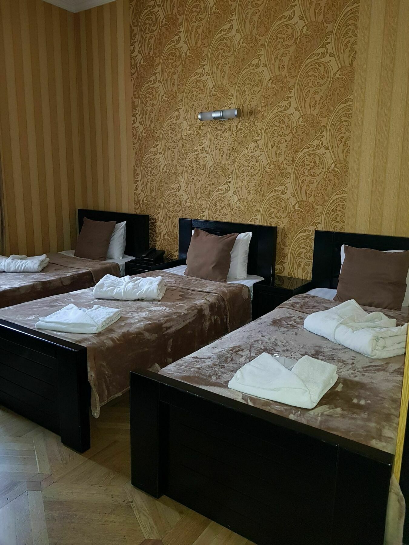 טביליסי Danisimo Hotel מראה חיצוני תמונה